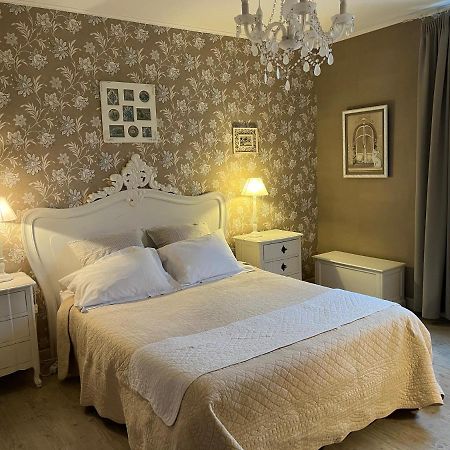 Chez Elodie Pressigny  Экстерьер фото
